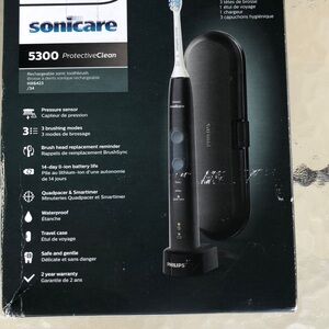 Philips Sonicare ProtectiveClean 5300 Rechargeable Electric Toothbrush .